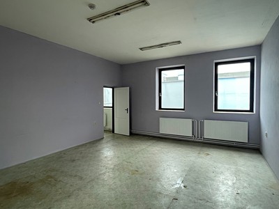 Комерційне приміщення в оренду, 400 м² (2 з 12)