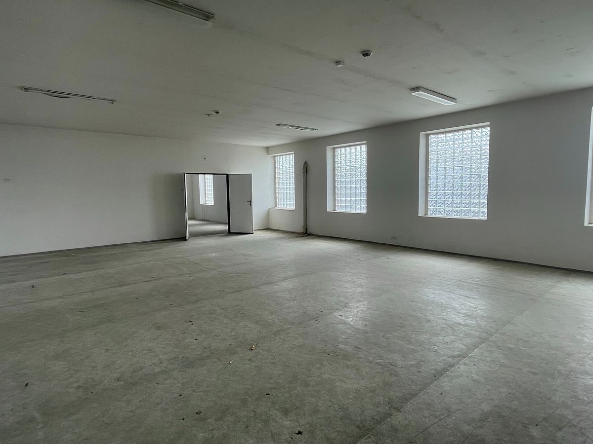 Pronájem skladového prostoru 400 m²