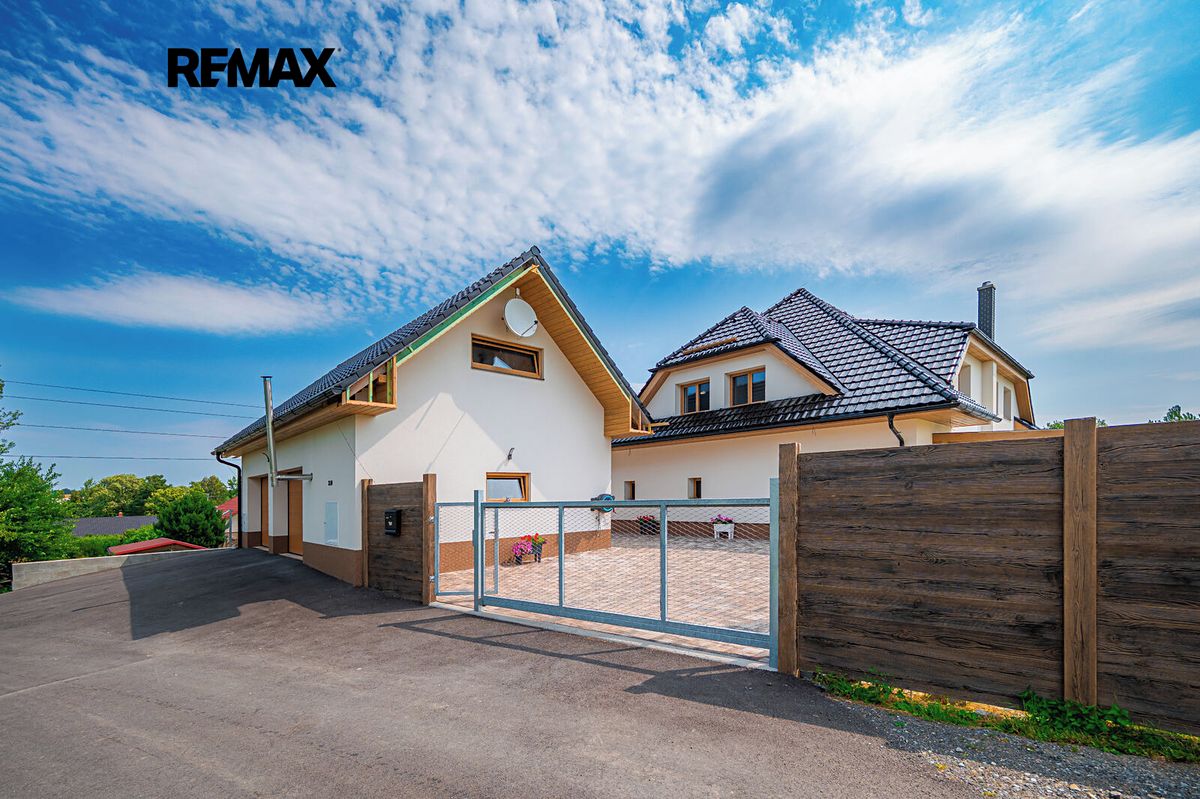 Prodej rodinného domu 350 m², pozemek 2074 m² – fotografie 3