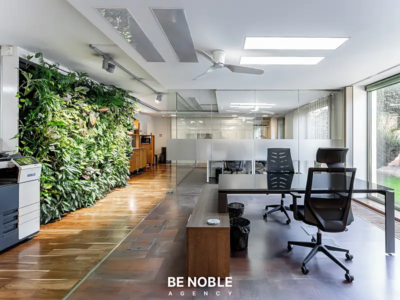 Prodej kanceláře 123 m², Praha – náhled fotky 2