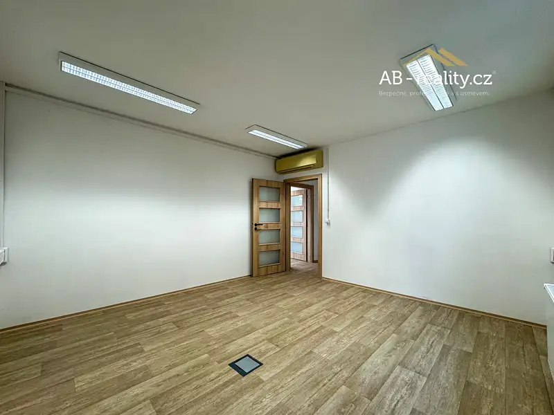 Pronájem kanceláře 144 m², Teplice – náhled fotky 3