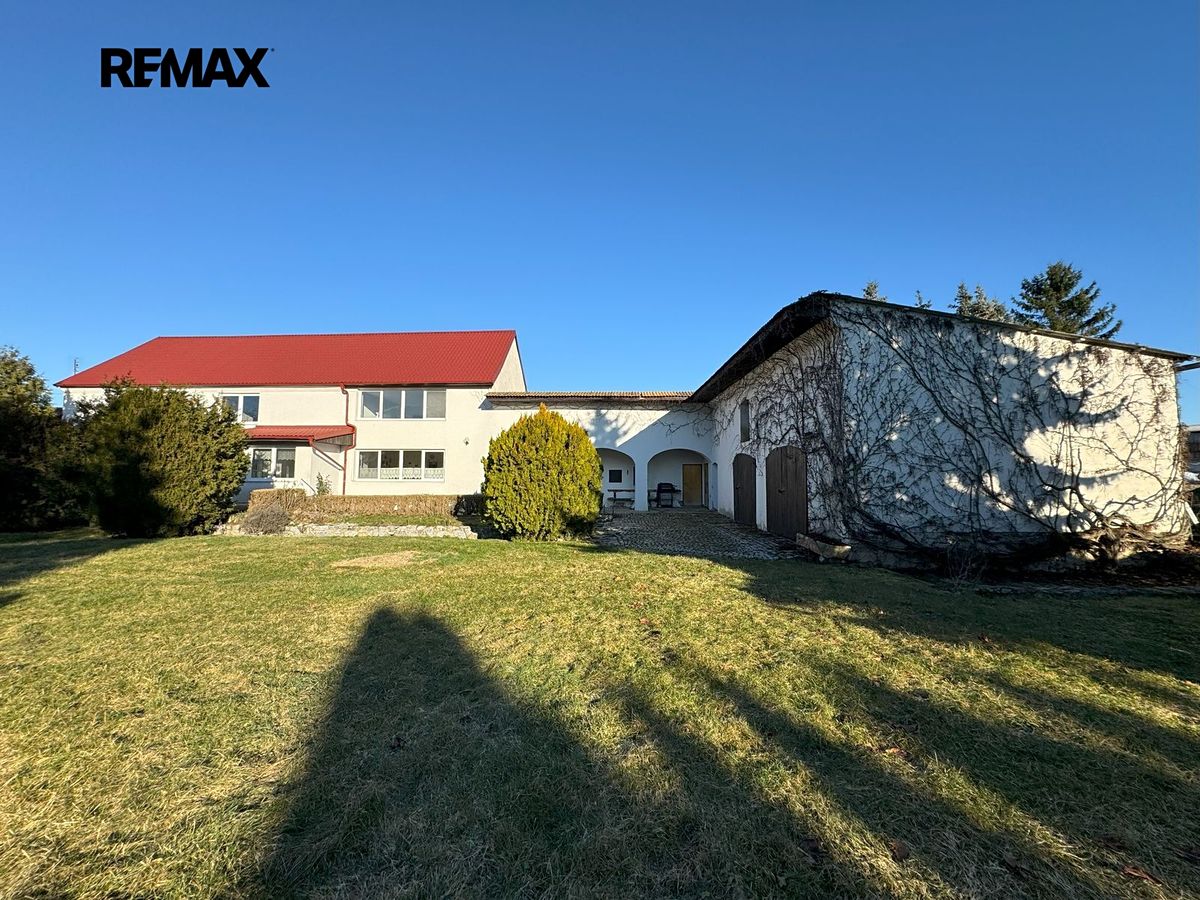 Prodej rodinného domu 186 m², pozemek 7638 m² – fotografie 2