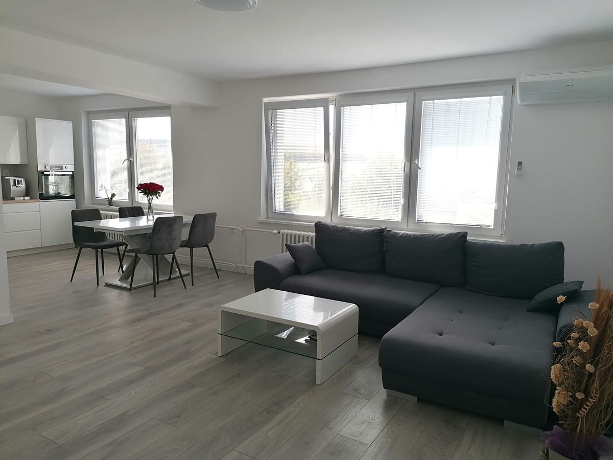 Pronájem bytu 3+kk 100 m² – fotografie 2