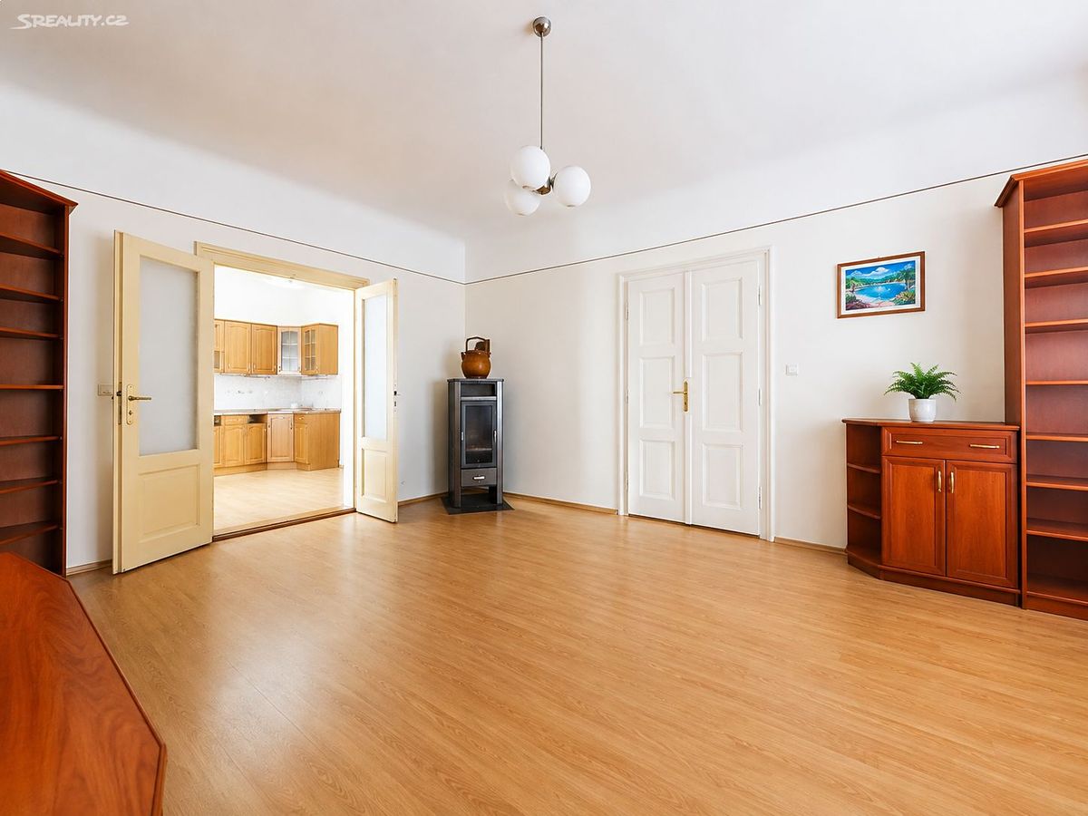 Pronájem bytu 2+1 90 m² – fotografie 2