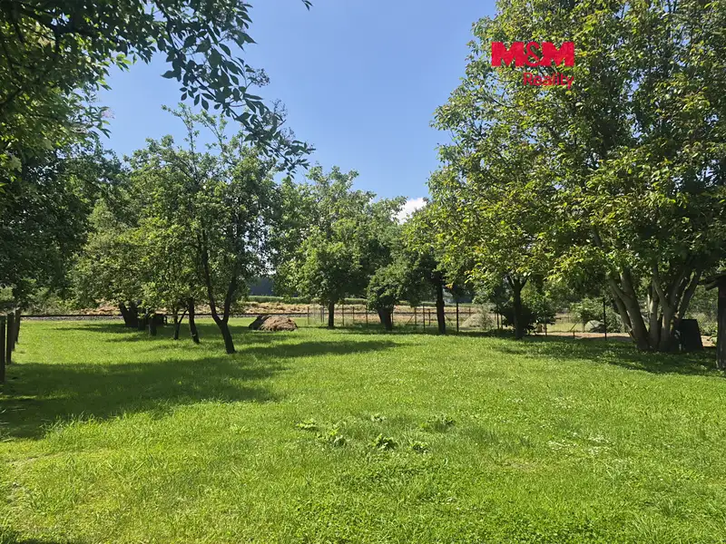 Prodej zahrady 926 m², Linhartice – náhled fotky 1