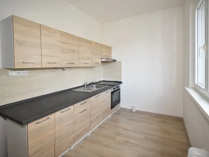 Pronájem bytu 2+1 54 m², Chomutov – náhled fotky 1