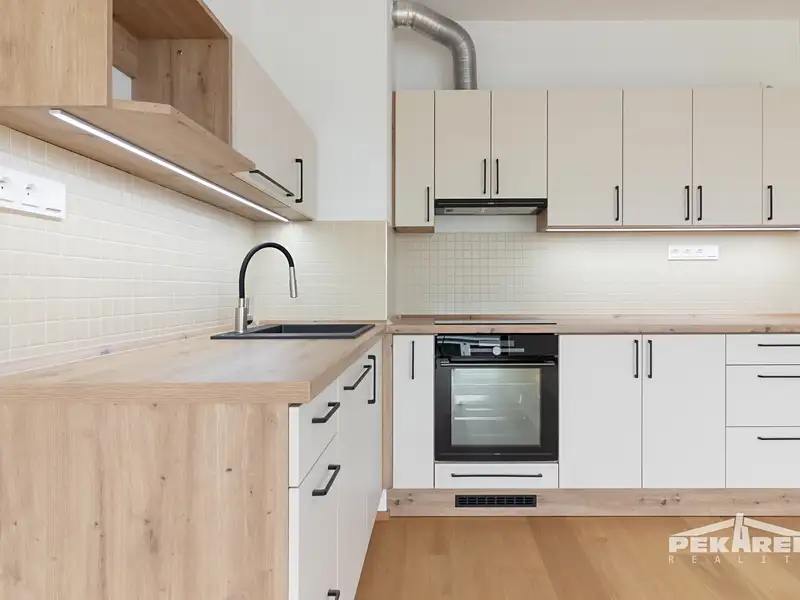 Pronájem bytu 2+kk 51 m², Praha – náhled fotky 3