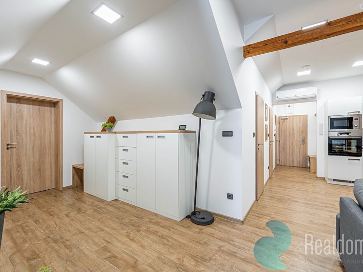Prodej komerčního prostoru, 953 m² (14 z 52)