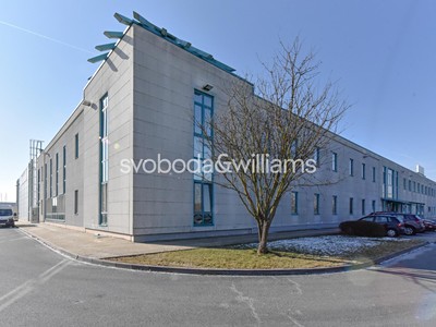 Pronájem komerčního prostoru, 10 000 m² (3 z 10)