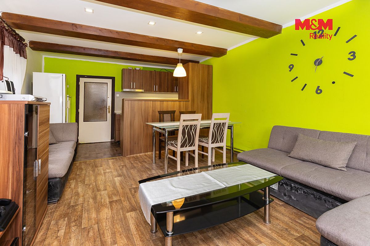 Prodej rodinného domu 250 m², pozemek 610 m² – fotografie 5