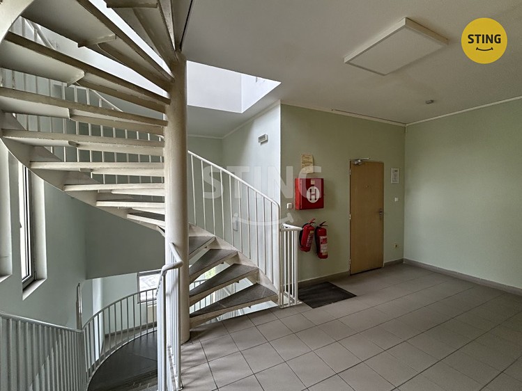Комерційне приміщення в оренду, 830 м² (17 з 17)