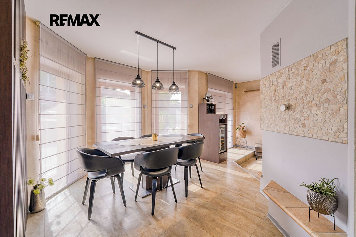 Prodej rodinného domu 200 m², pozemek 1161 m² – fotografie 5