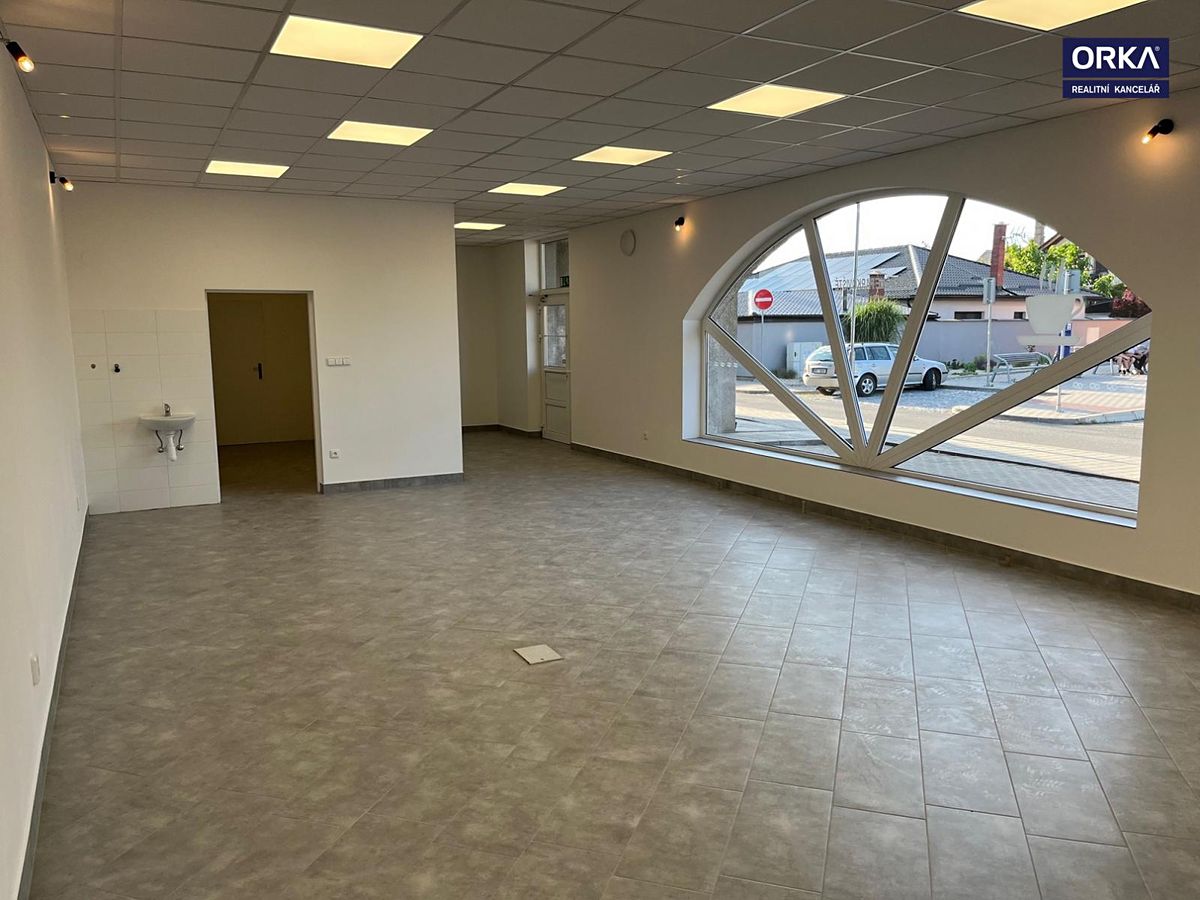 Pronájem obchodního prostoru 65 m²