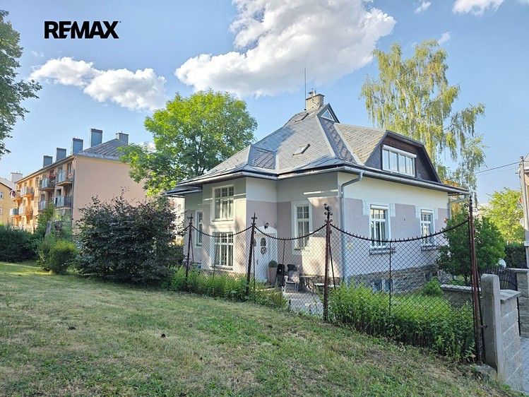 Будинок на продаж, 240 м² (1 з 37)