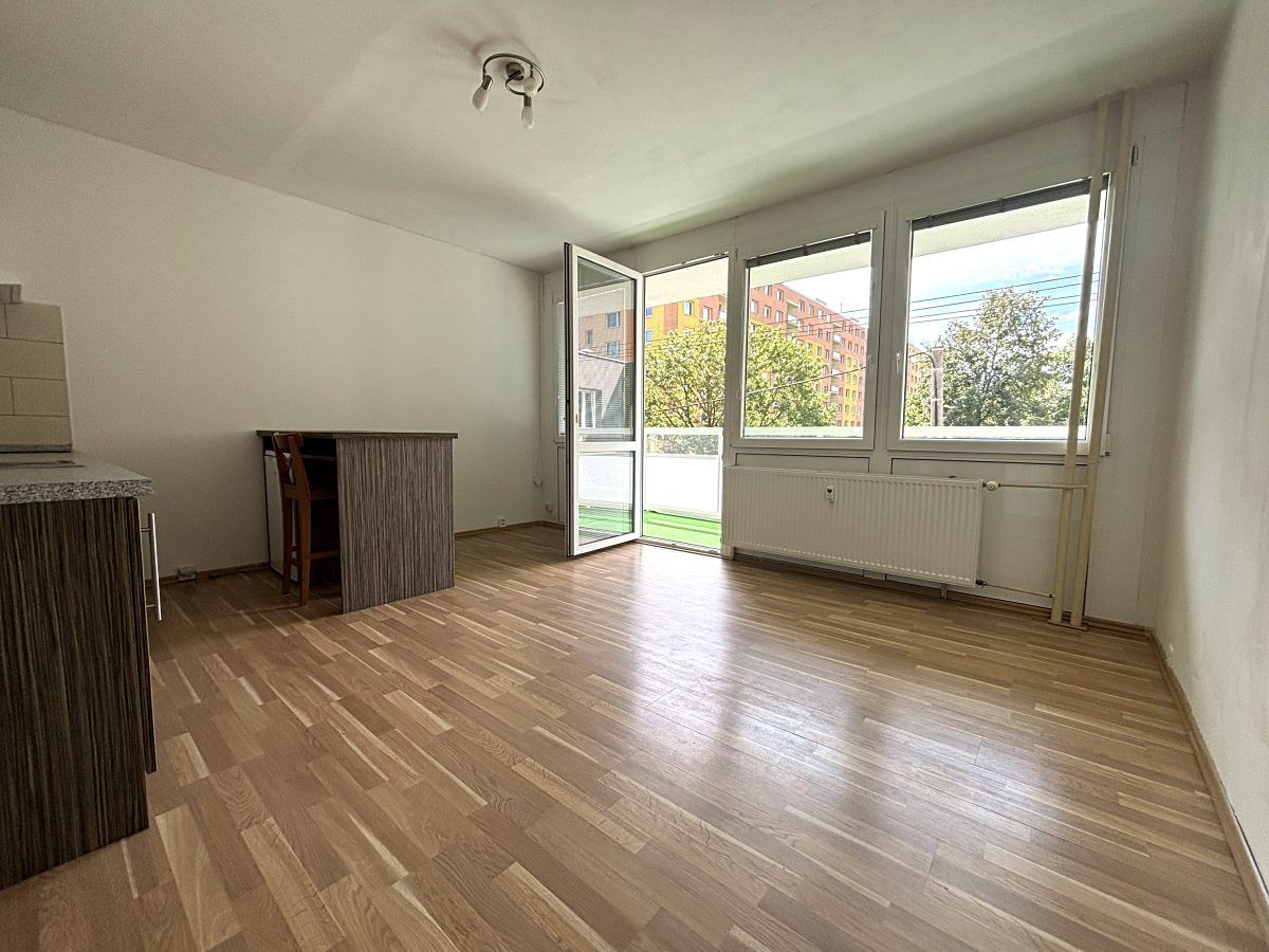 Pronájem bytu 1+kk 27 m² – fotografie 3