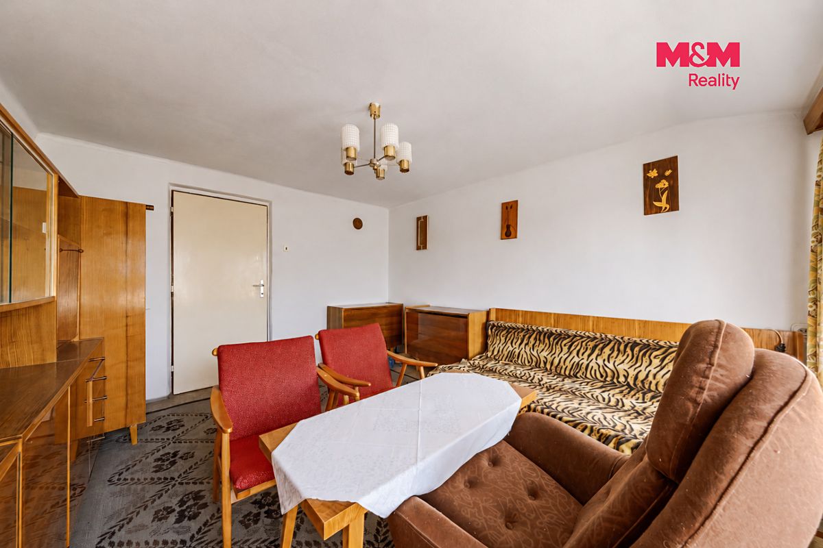 Prodej rodinného domu 210 m², pozemek 2061 m² – fotografie 3