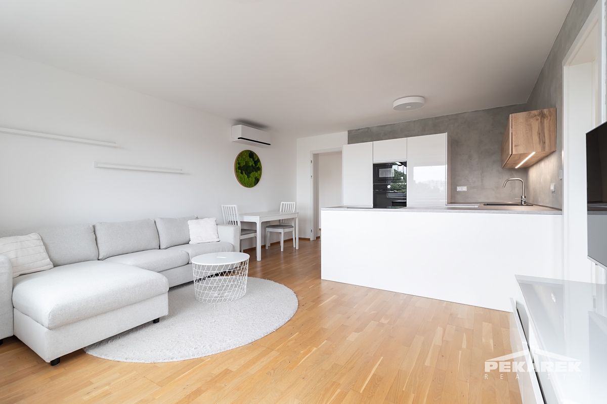 Pronájem bytu 3+kk 88 m²