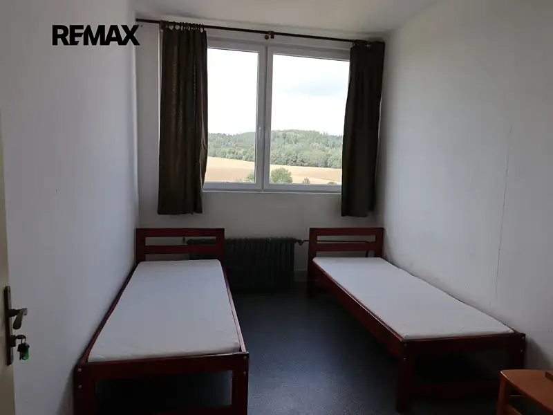 Prodej ubytovacího zařízení 2000 m², Zákupy – náhled fotky 3