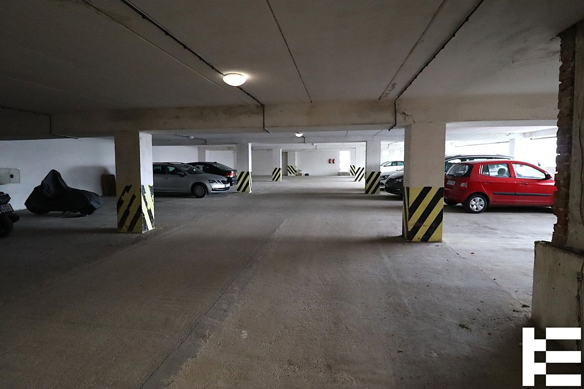 Prodej garážového stání 801 m² – fotografie 4