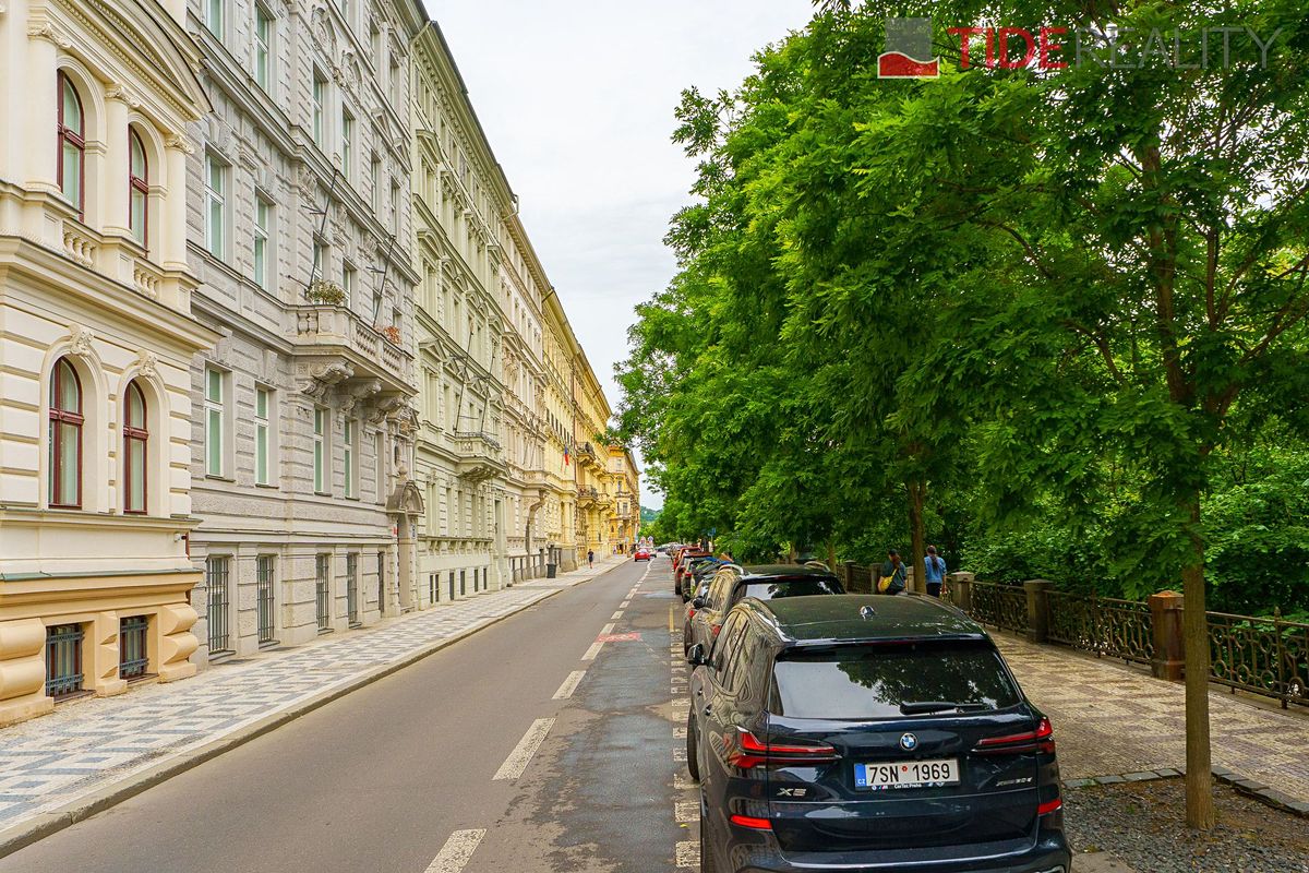 Prodej kanceláře 196 m²