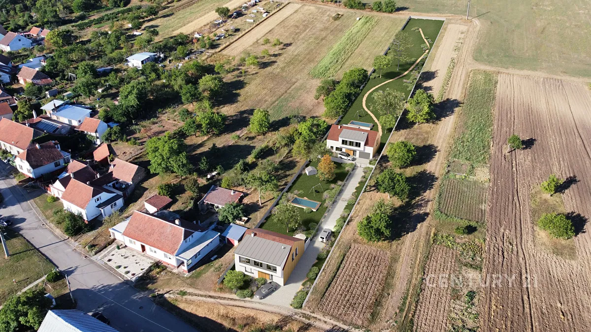 Prodej stavebního pozemku 3981 m²