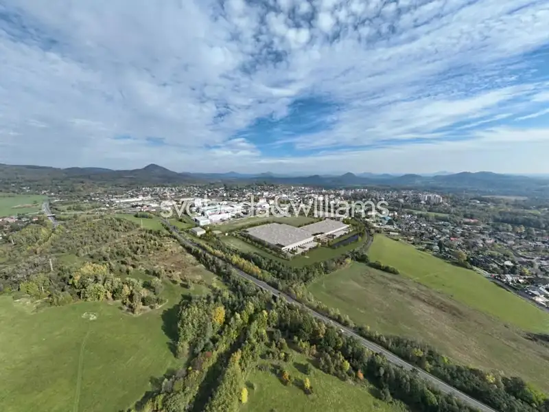 Pronájem výrobní haly, prostoru 1244 m², Nový Bor – náhled fotky 2