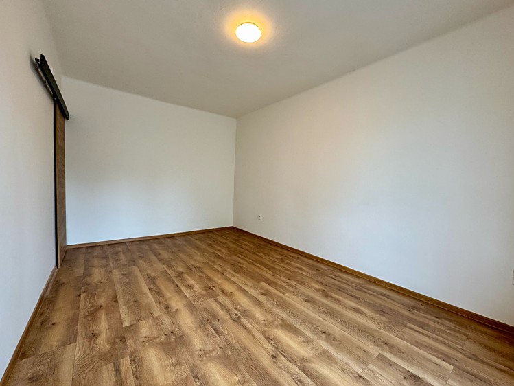 Pronájem bytu 1+1, 31 m² (4 z 9)