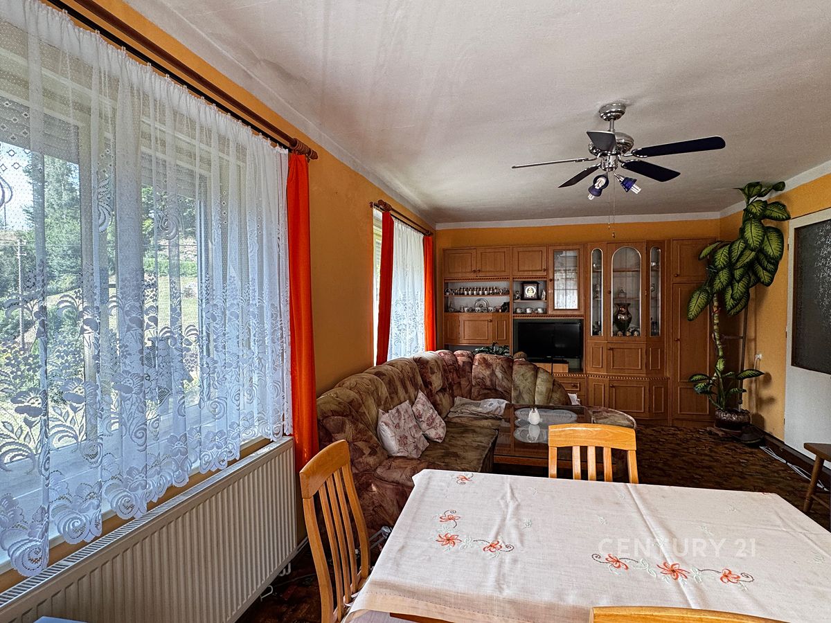 Prodej rodinného domu 223 m², pozemek 623 m² – fotografie 3