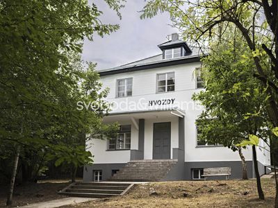 Prodej rodinného domu 379 m², pozemek 2856 m²