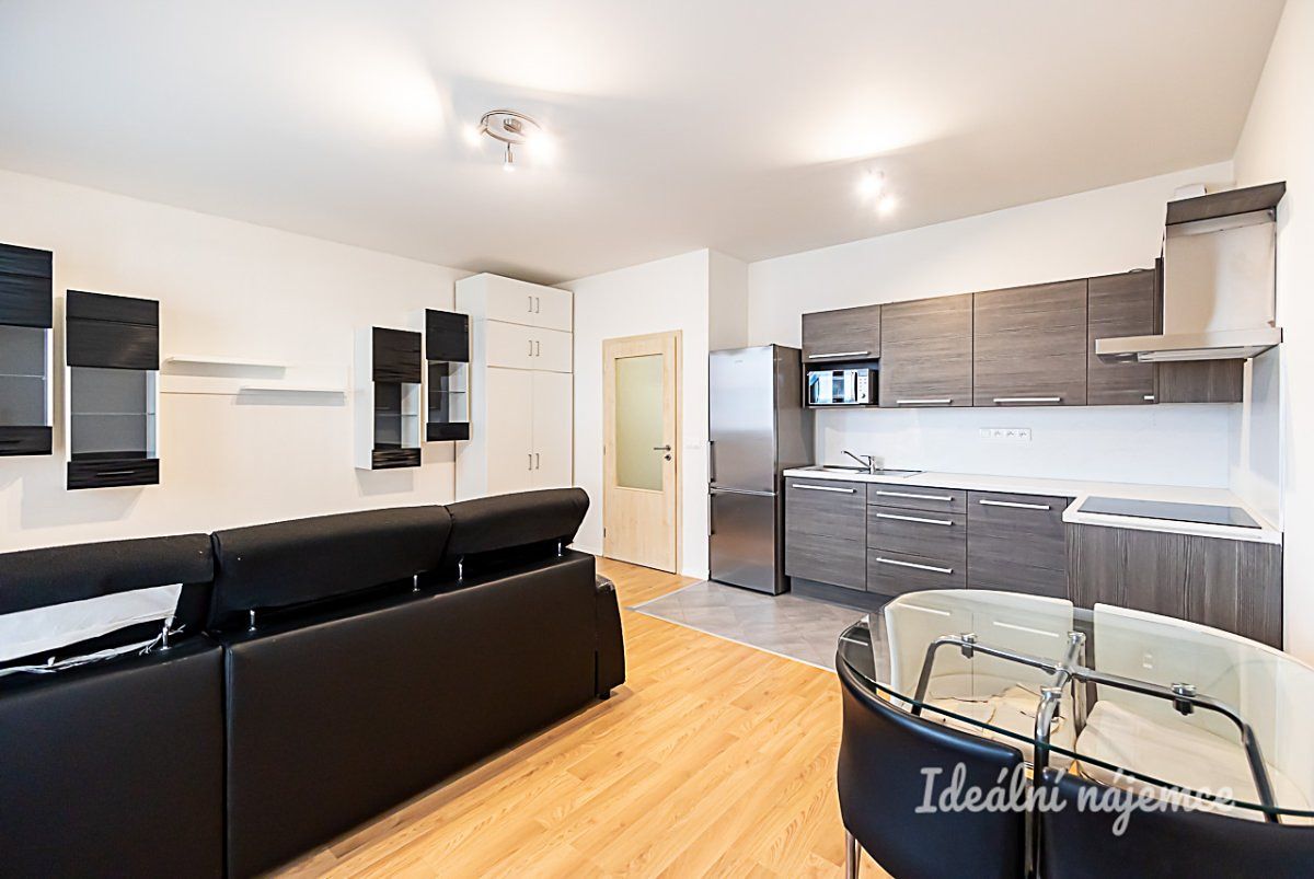 Pronájem bytu 2+kk 47 m² – fotografie 3
