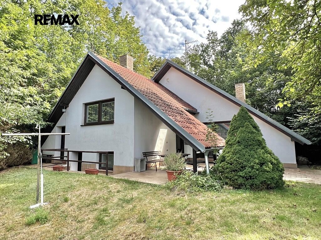 Prodej rodinného domu 147 m², pozemek 2658 m²