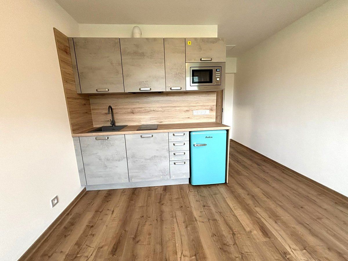 Pronájem bytu 1+kk 20 m² – fotografie 2
