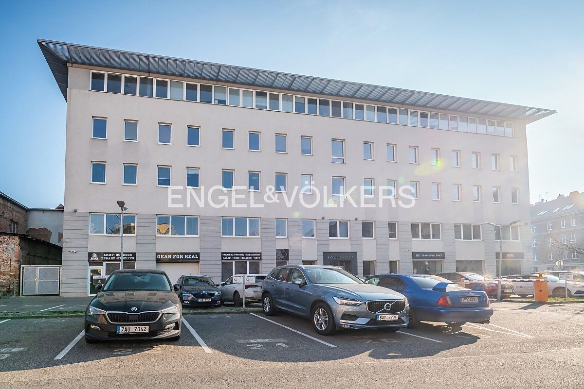 Pronájem kanceláře 197 m²