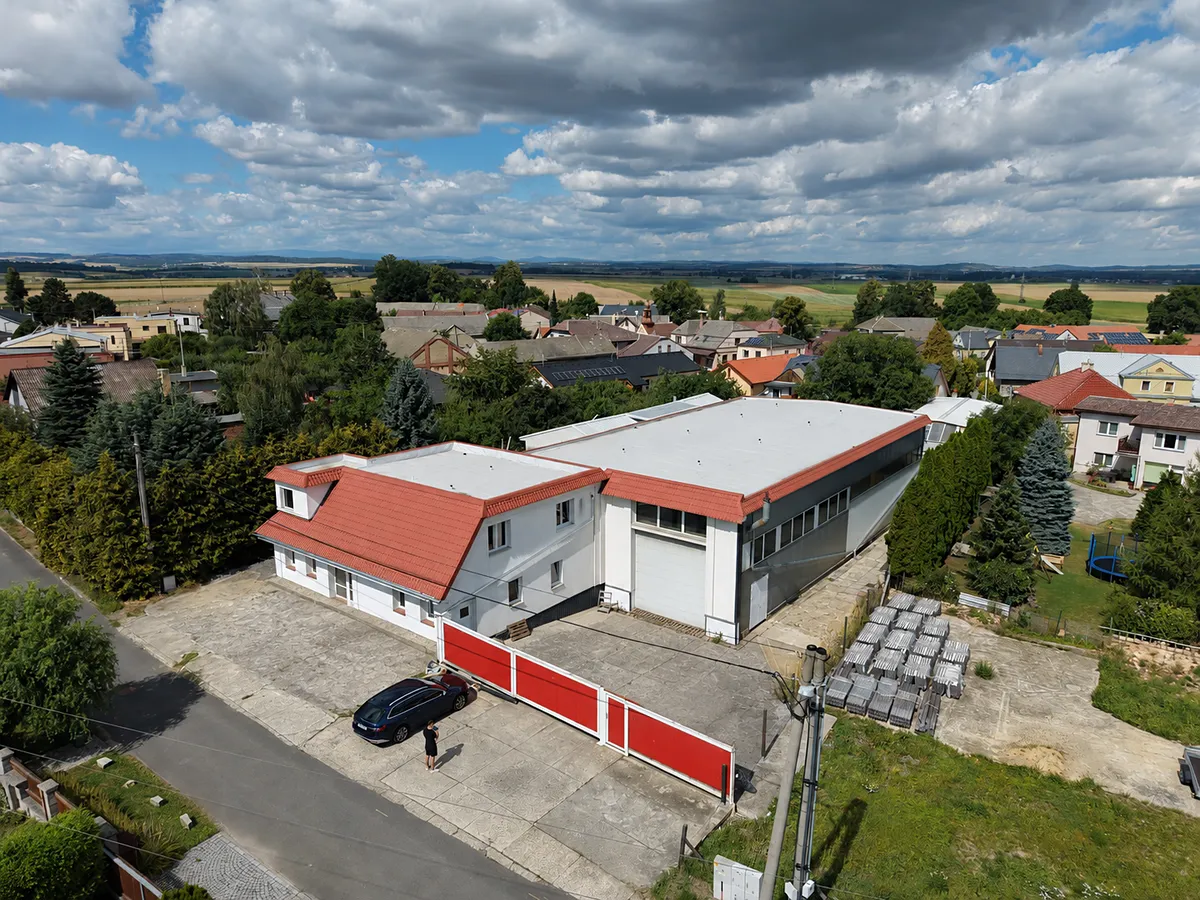 Prodej skladového prostoru 996 m²