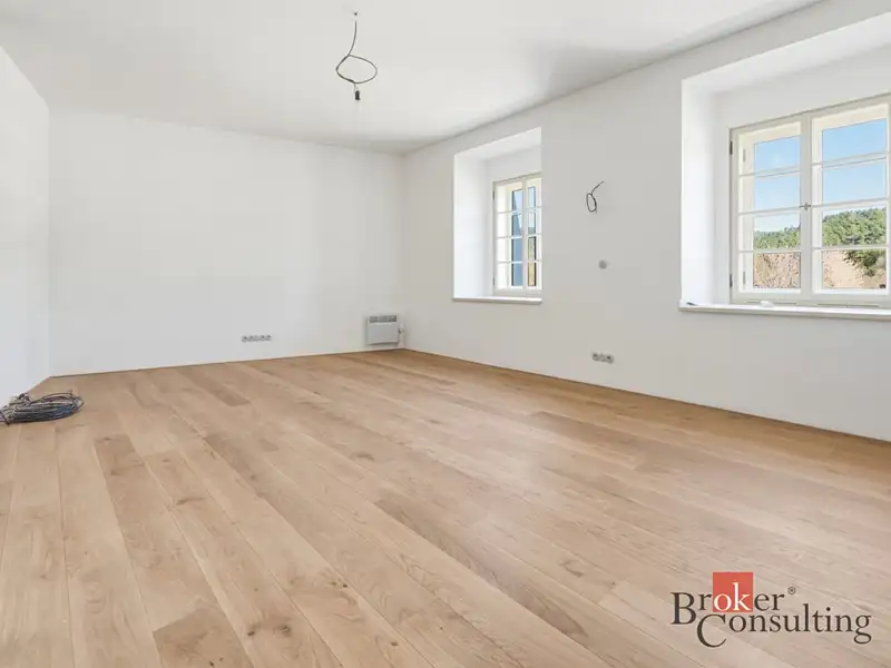 Prodej bytu 1+kk 62 m², Jince – náhled fotky 2