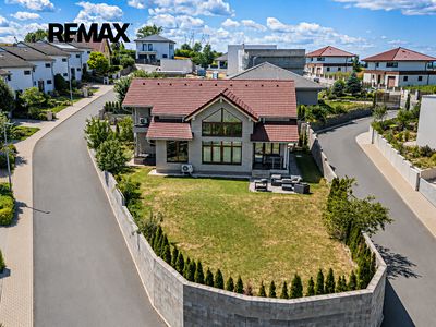 Prodej rodinného domu 226 m², pozemek 793 m²