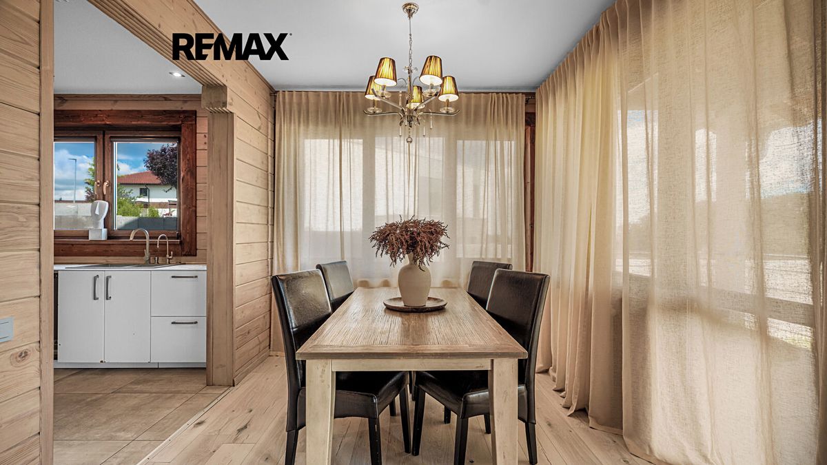 Prodej rodinného domu 226 m², pozemek 793 m² – fotografie 3