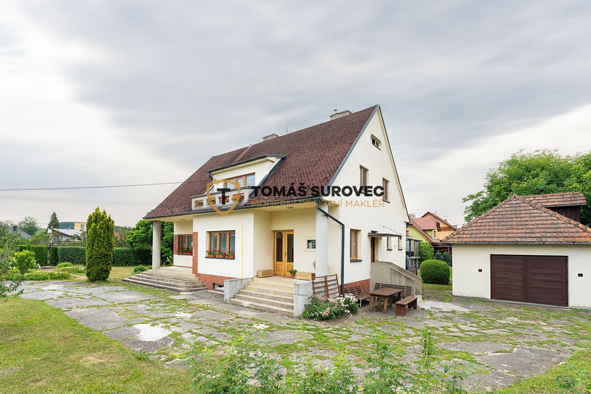 Prodej rodinného domu 265 m², pozemek 1909 m²