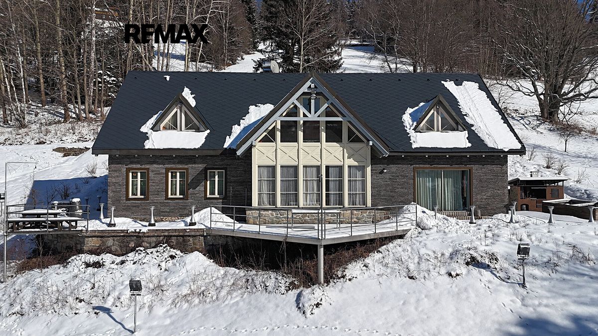 Prodej rodinného domu 360 m², pozemek 10671 m² – fotografie 3