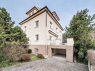 Pronájem rodinného domu 560 m², pozemek 700 m²