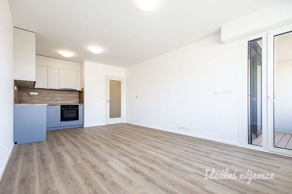Pronájem bytu 2+kk 53 m² – fotografie 2