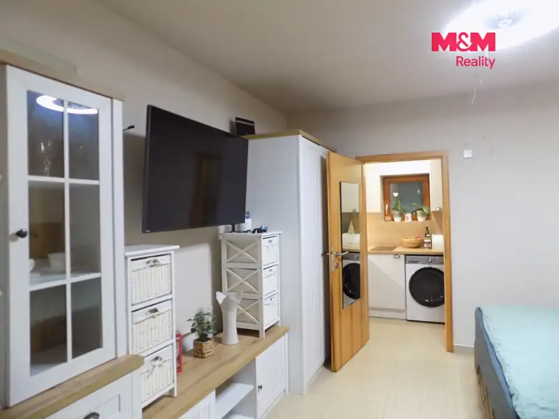 Prodej bytu 1+kk 24 m², Králův Dvůr – náhled fotky 3