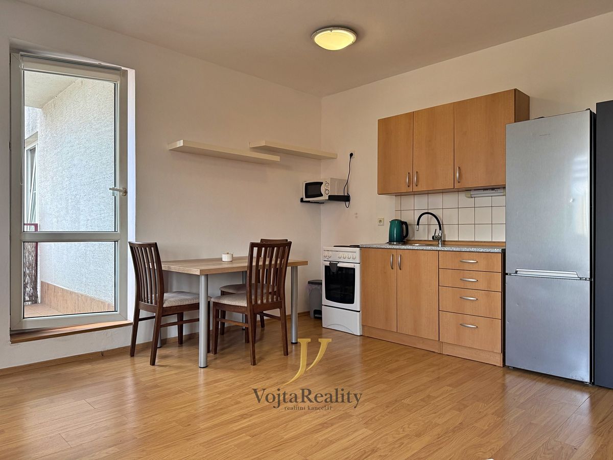 Pronájem bytu 1+kk 37 m² – fotografie 2