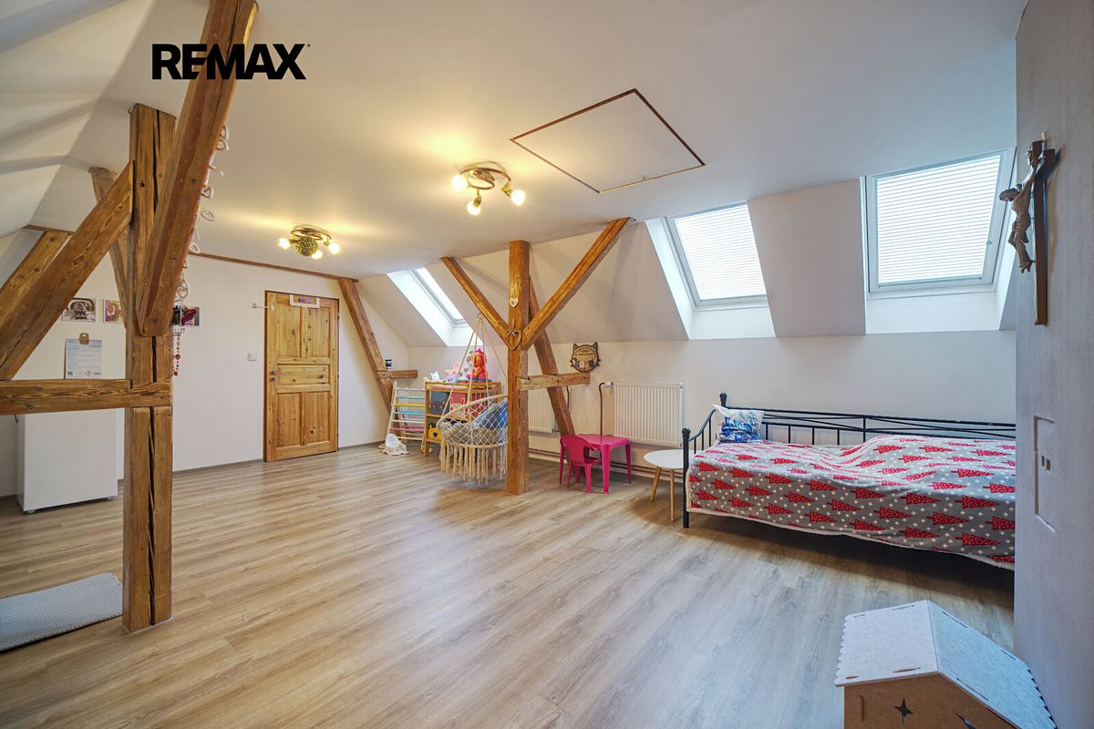Prodej rodinného domu 122 m², pozemek 675 m² – fotografie 3