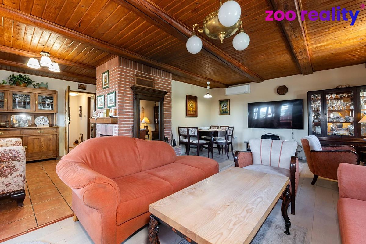 Prodej rodinného domu 180 m², pozemek 2284 m² – fotografie 4