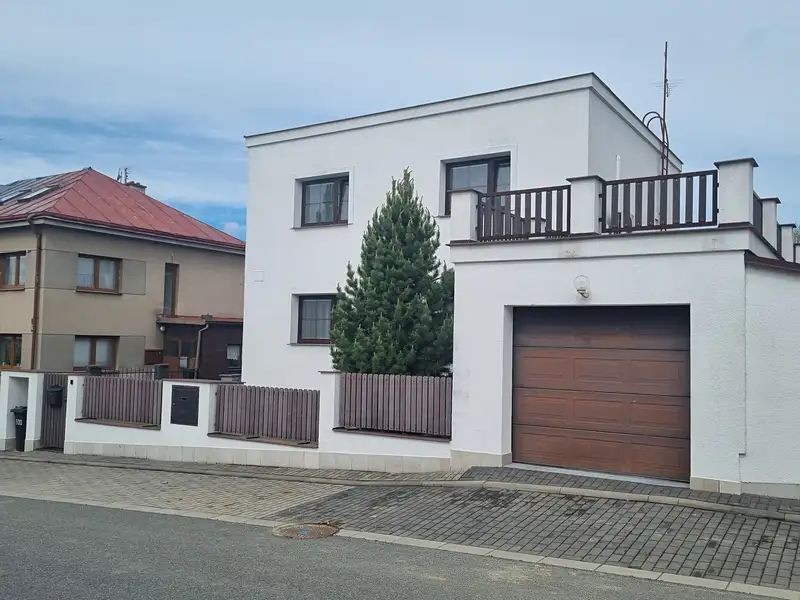 Prodej rodinného domu 270 m², pozemek 847 m², Hlinsko – náhled fotky 1