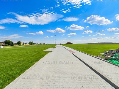 Prodej pozemku, 842 m² (3 z 9)