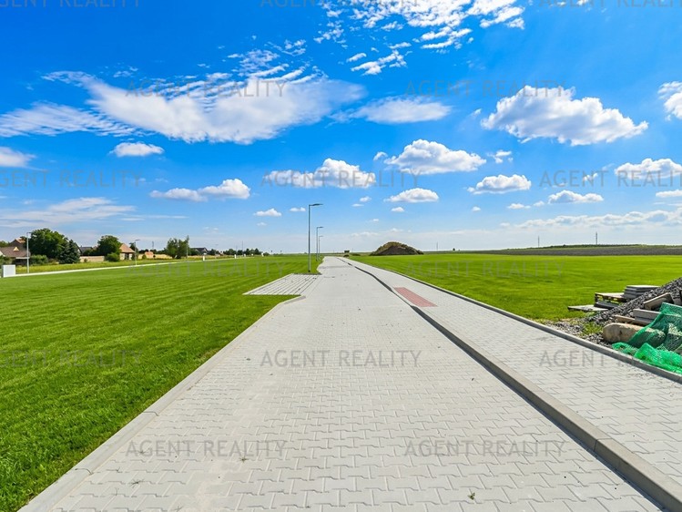 Prodej pozemku, 842 m² (3 z 9)