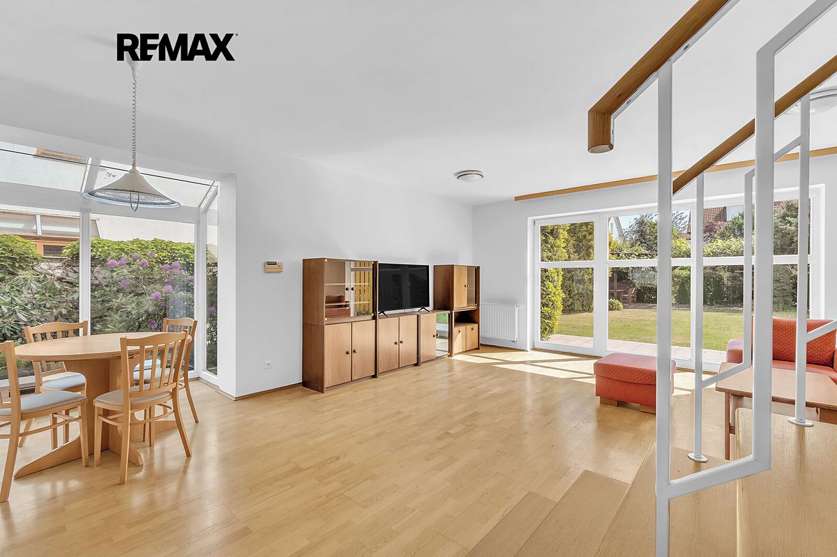 Prodej rodinného domu 150 m², pozemek 370 m² – fotografie 2