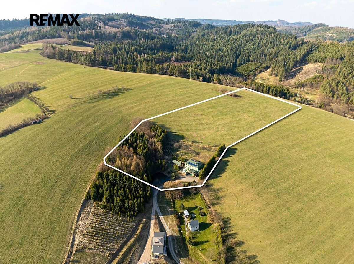 Prodej rodinného domu 525 m², pozemek 35000 m² – fotografie 3
